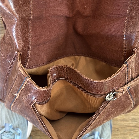 The Sak Ventura 100% Leather Convertible Backpack Messenger Crossbody Bag Purse - Picture 8 of 12